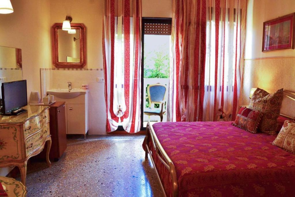Venice Lion - Vespucci Aparthotel 5*